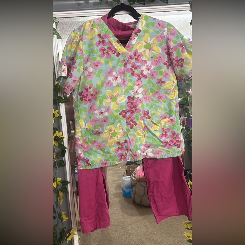 Scrub set medium size